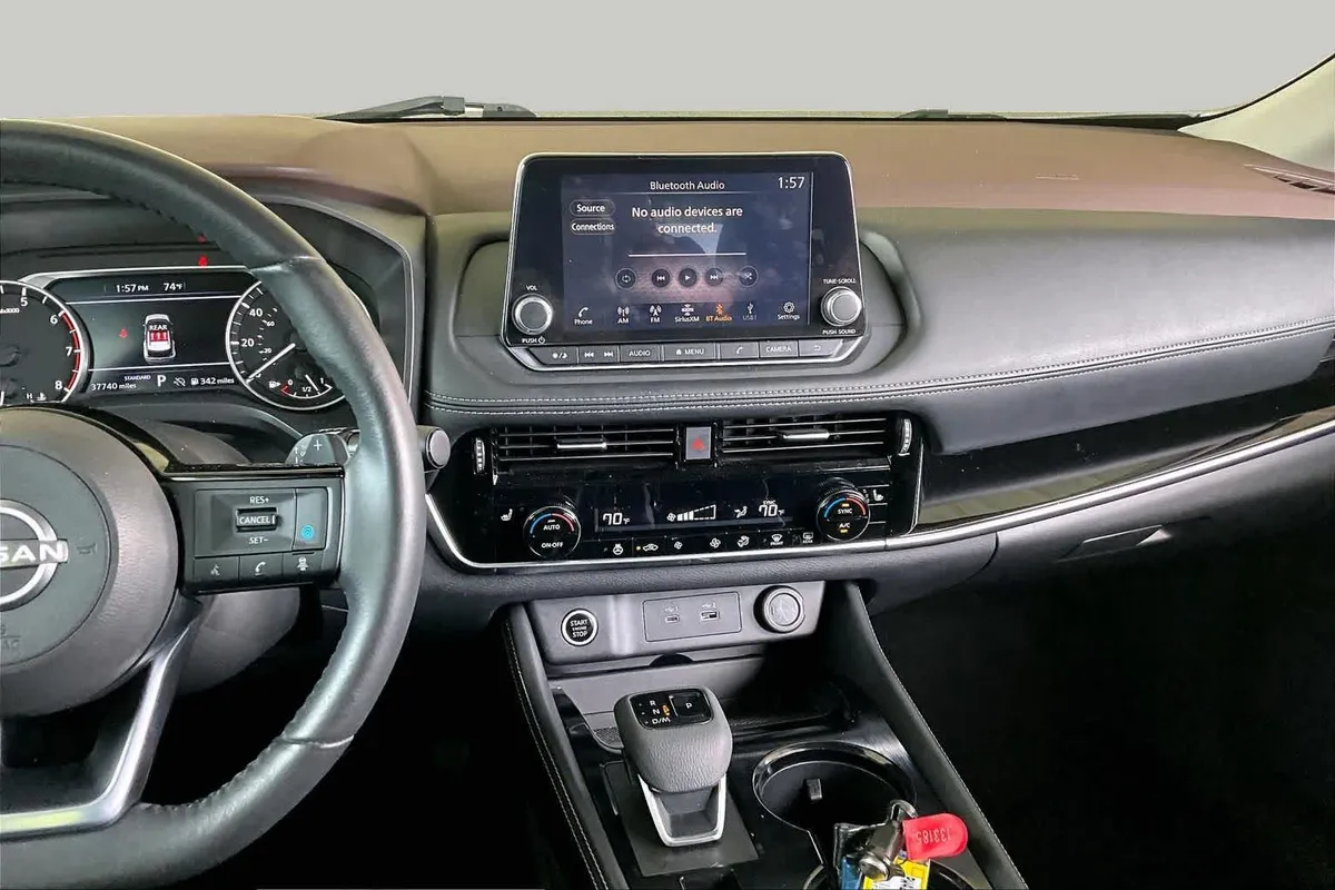 2023 Nissan Rogue SL thumbnail 13