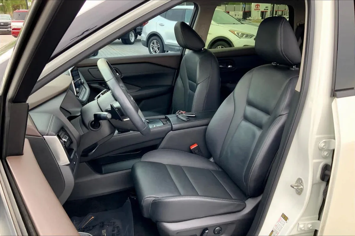 2023 Nissan Rogue SL thumbnail 14