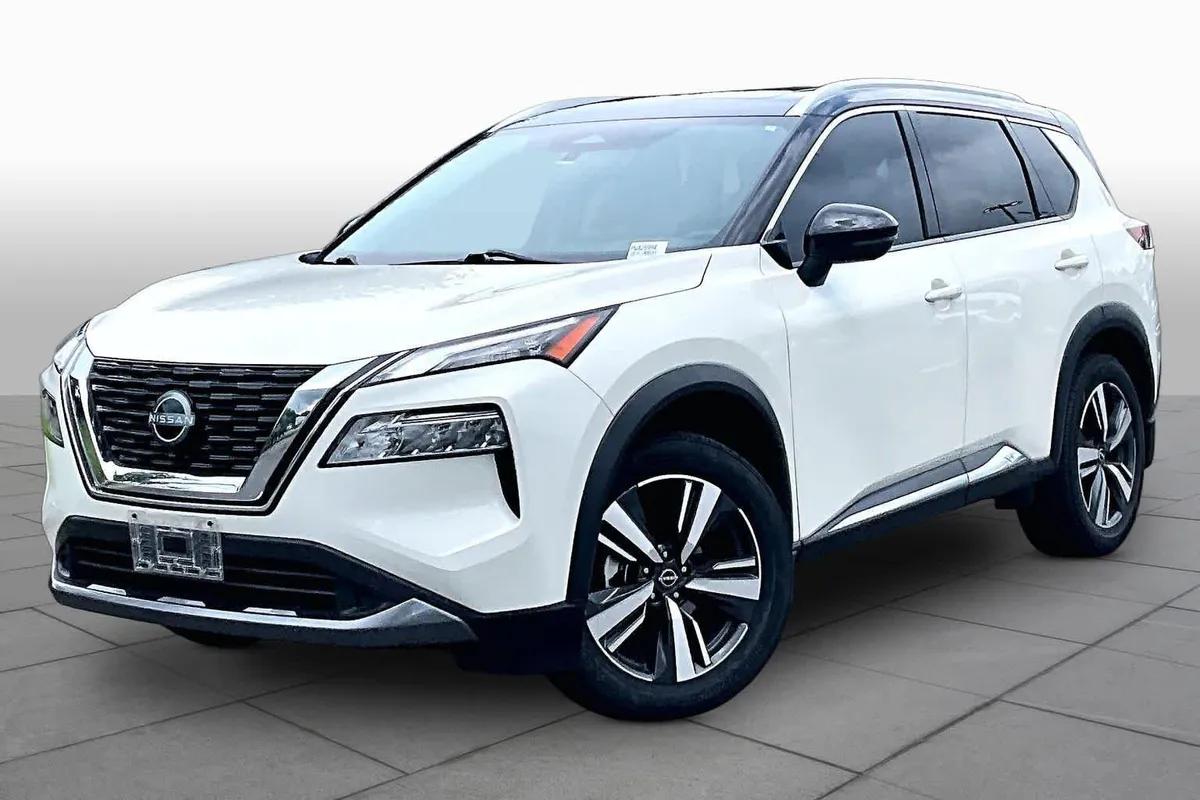 2023 Nissan Rogue SL thumbnail 2