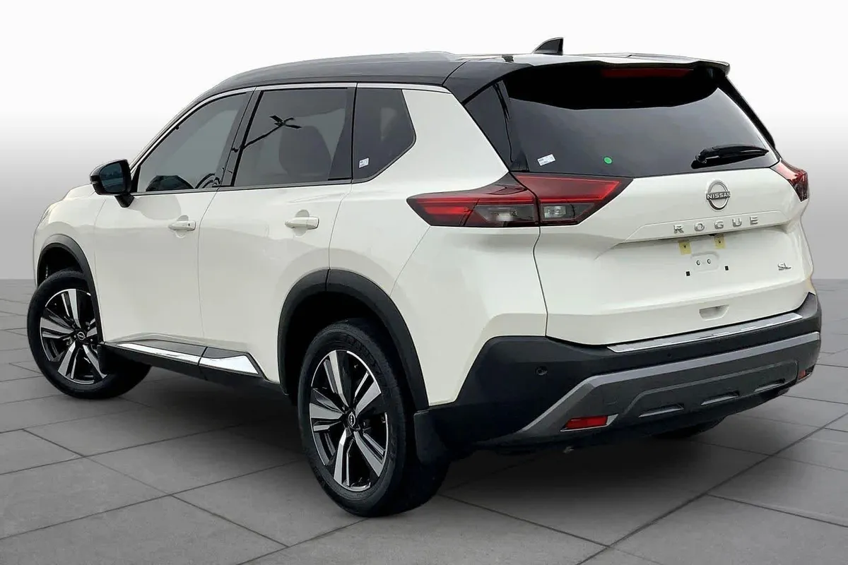 2023 Nissan Rogue SL thumbnail 20