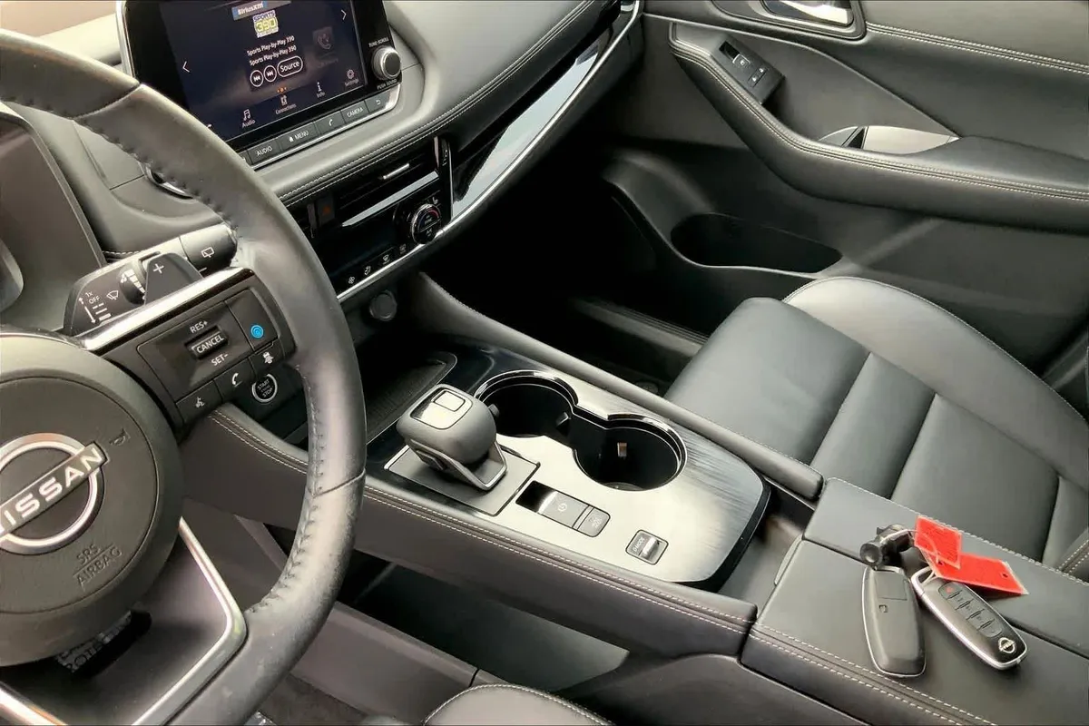 2023 Nissan Rogue SL thumbnail 30