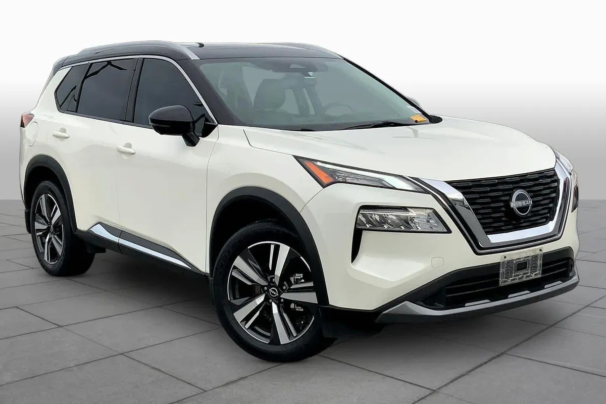 2023 Nissan Rogue SL thumbnail 4