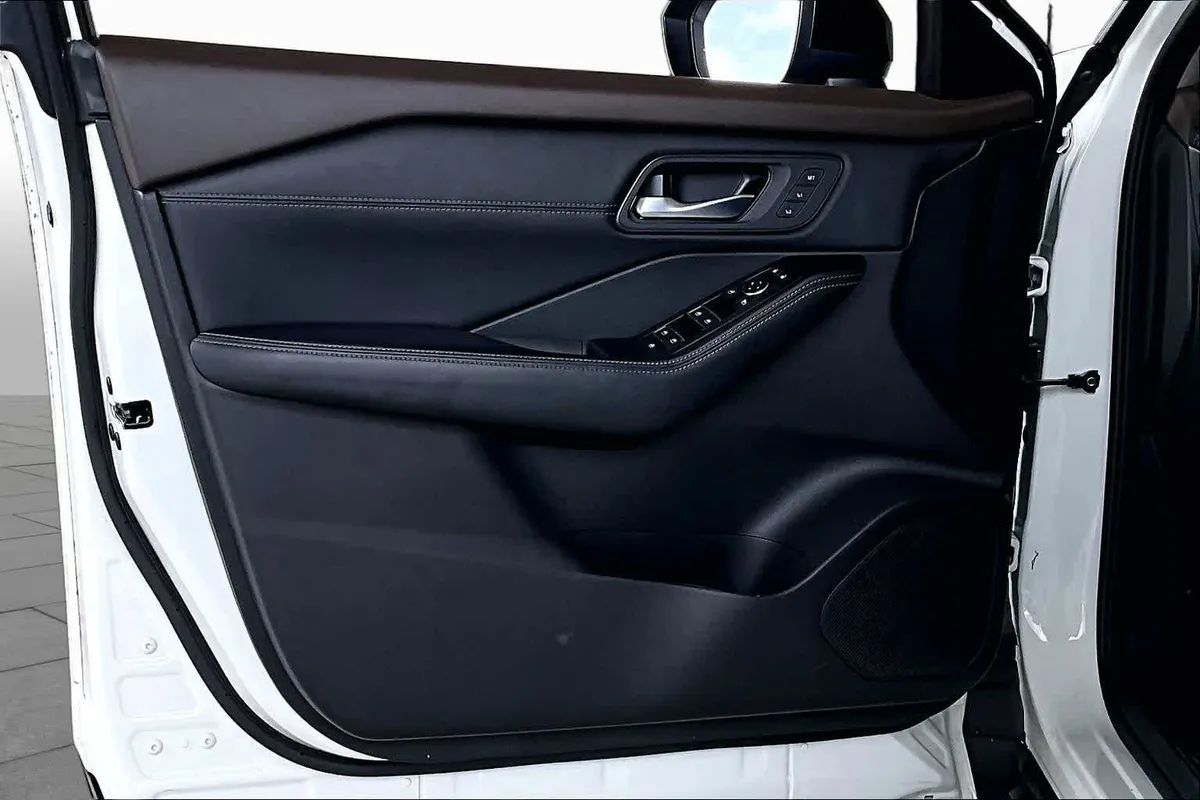 2023 Nissan Rogue SL thumbnail 43