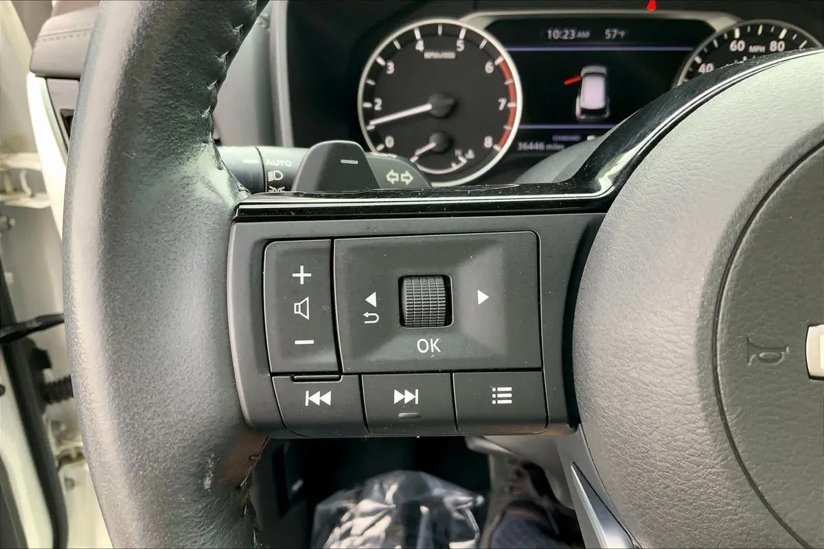 2023 Nissan Rogue SL thumbnail 44