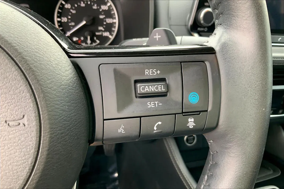 2023 Nissan Rogue SL thumbnail 46
