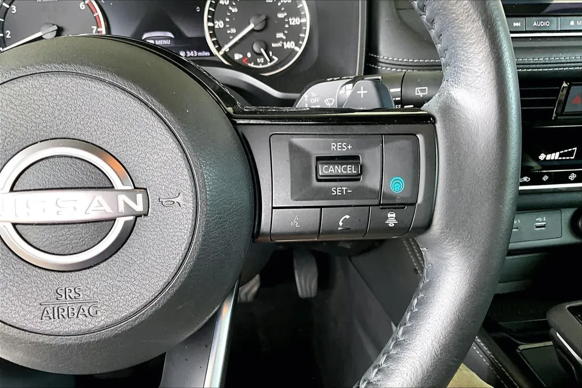 2023 Nissan Rogue SL thumbnail 49