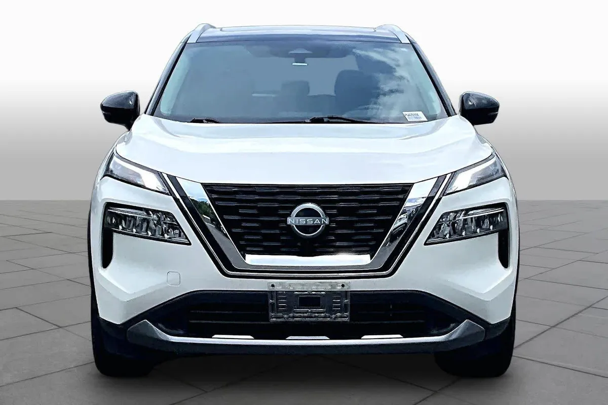 2023 Nissan Rogue SL thumbnail 7