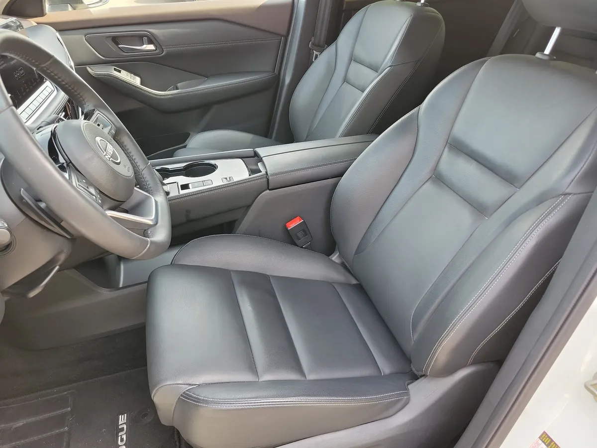 2023 Nissan Rogue SL thumbnail 11