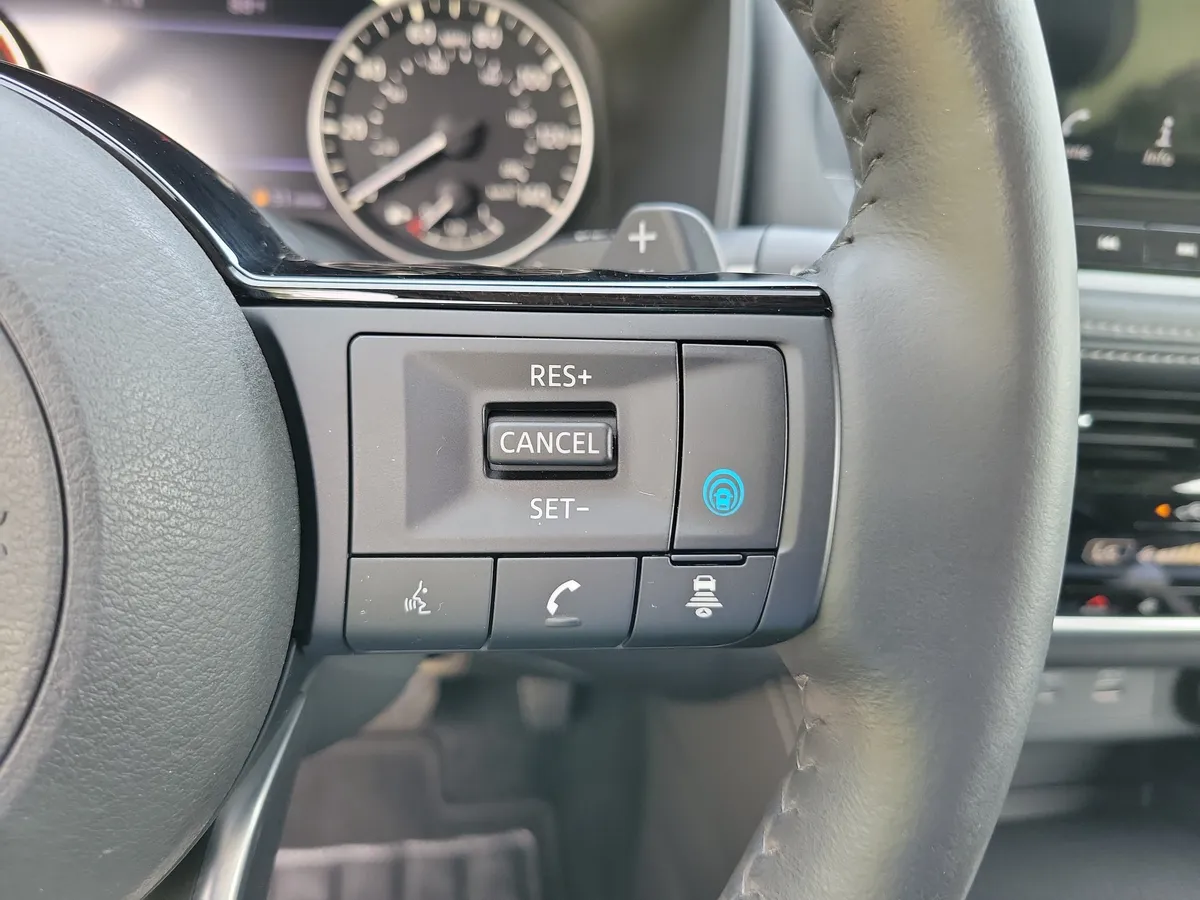 2023 Nissan Rogue SL thumbnail 21