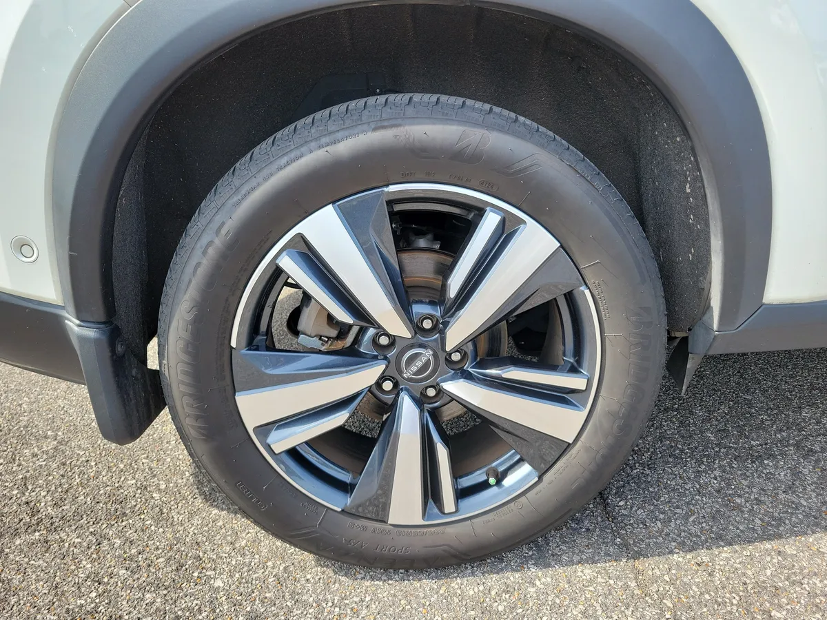 2023 Nissan Rogue SL thumbnail 28