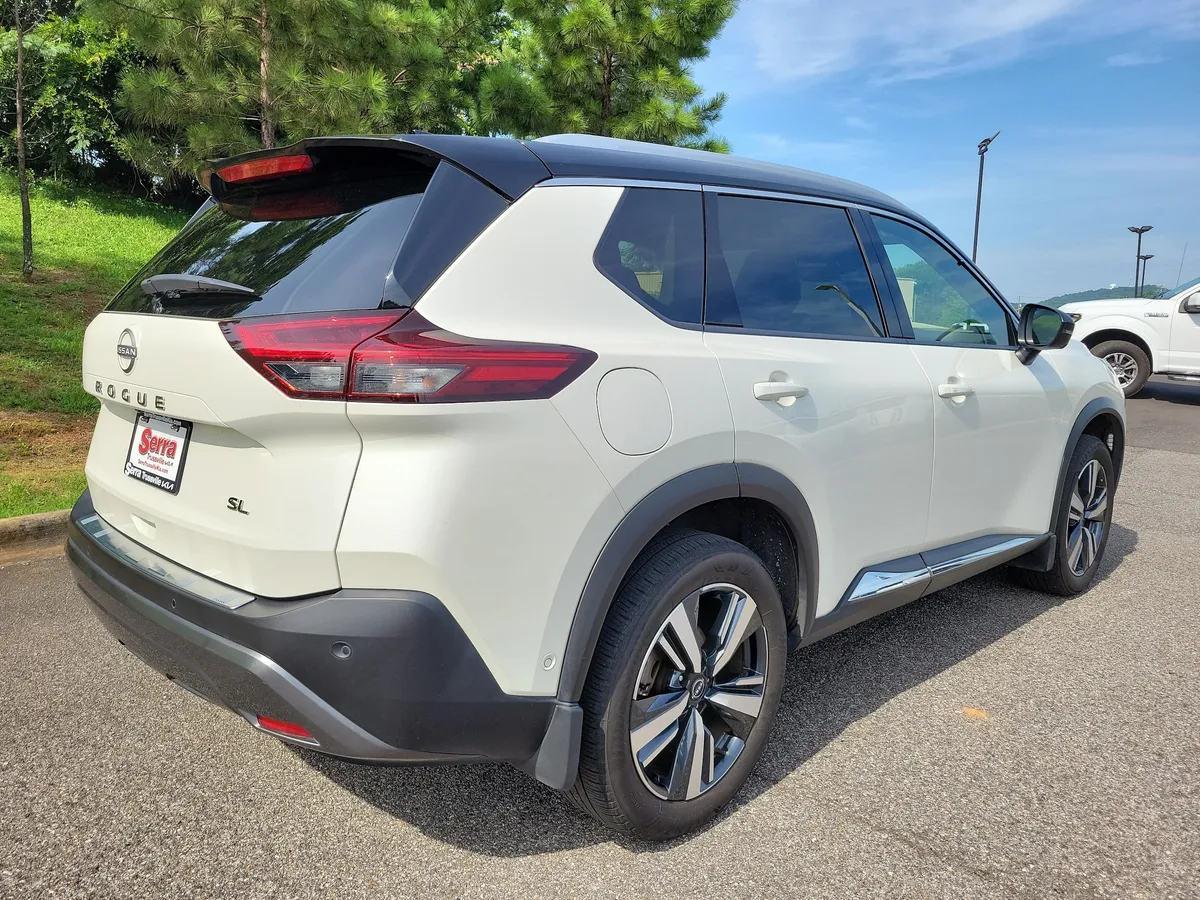 2023 Nissan Rogue SL thumbnail 5