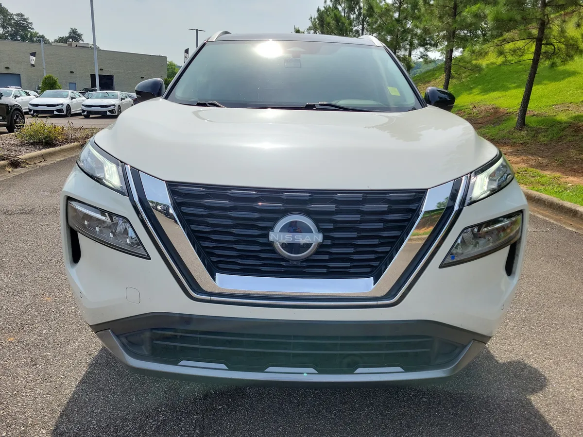 2023 Nissan Rogue SL thumbnail 8