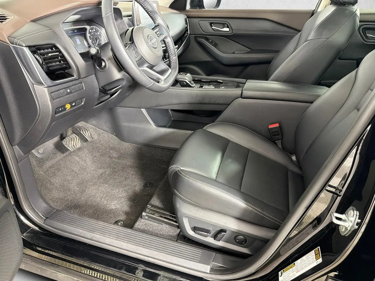 2023 Nissan Rogue SL thumbnail 10