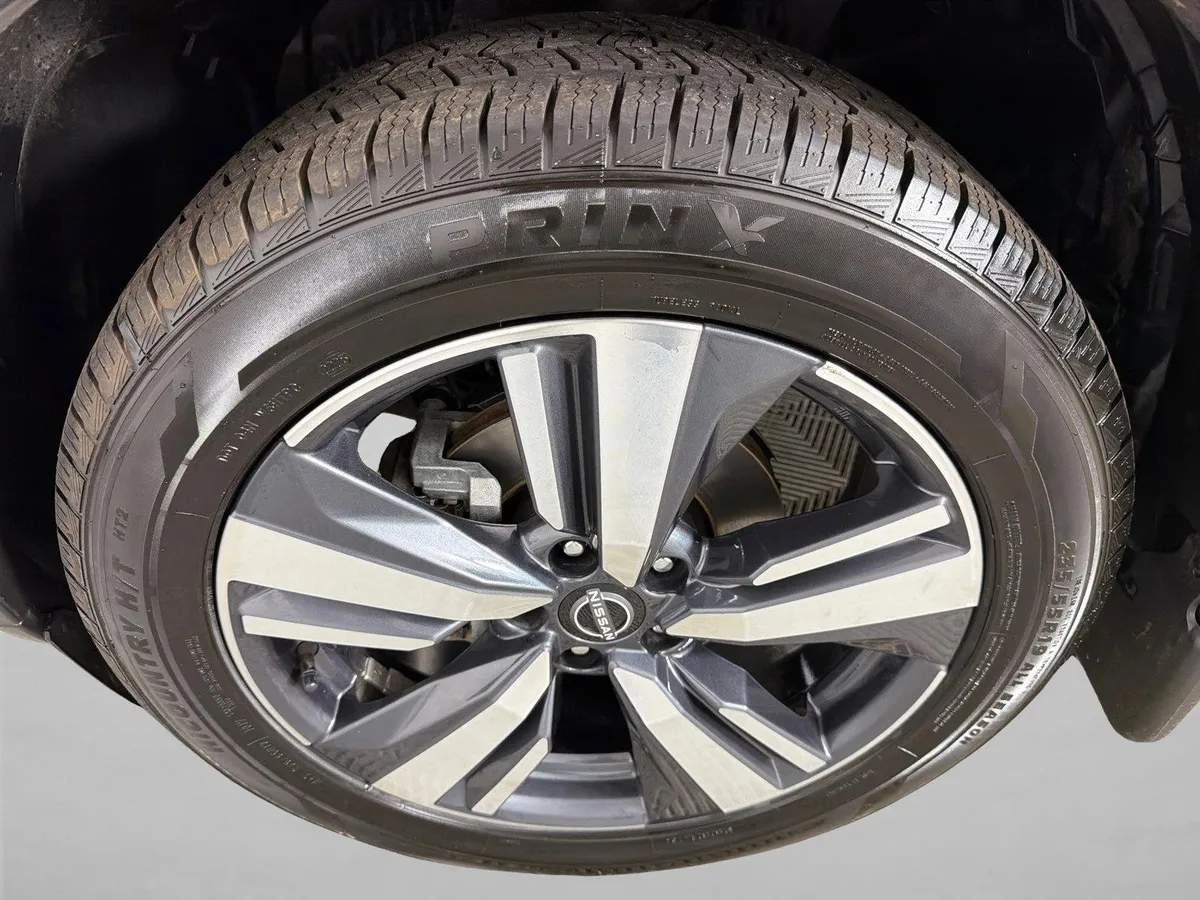 2023 Nissan Rogue SL thumbnail 12