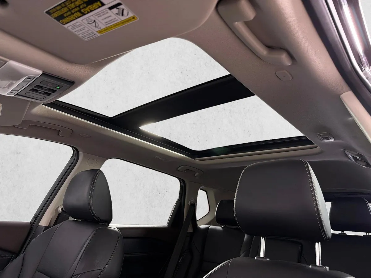 2023 Nissan Rogue SL thumbnail 2