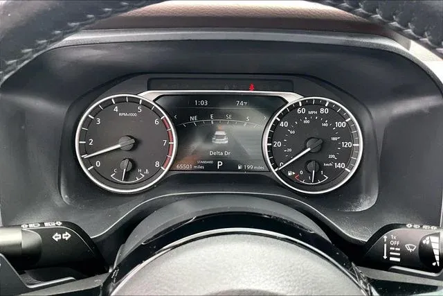 2023 Nissan Rogue SL thumbnail 12