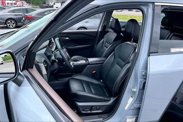 2023 Nissan Rogue SL thumbnail 18