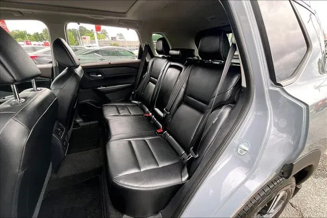 2023 Nissan Rogue SL thumbnail 19