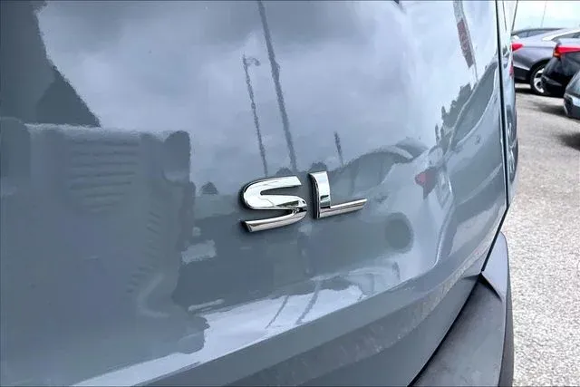 2023 Nissan Rogue SL thumbnail 21