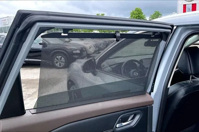 2023 Nissan Rogue SL thumbnail 25