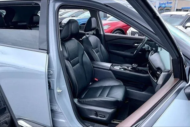 2023 Nissan Rogue SL thumbnail 28