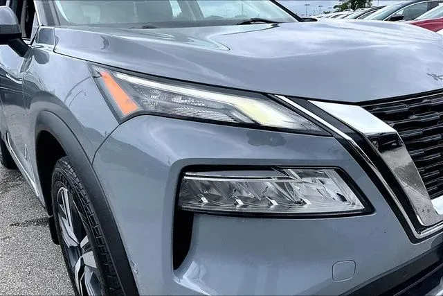 2023 Nissan Rogue SL thumbnail 29