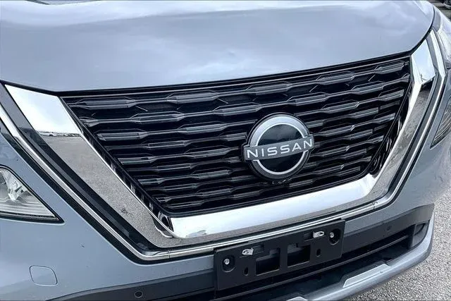 2023 Nissan Rogue SL thumbnail 30