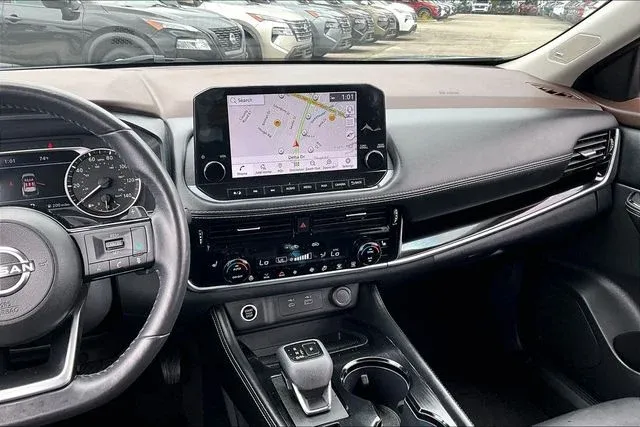 2023 Nissan Rogue SL thumbnail 9