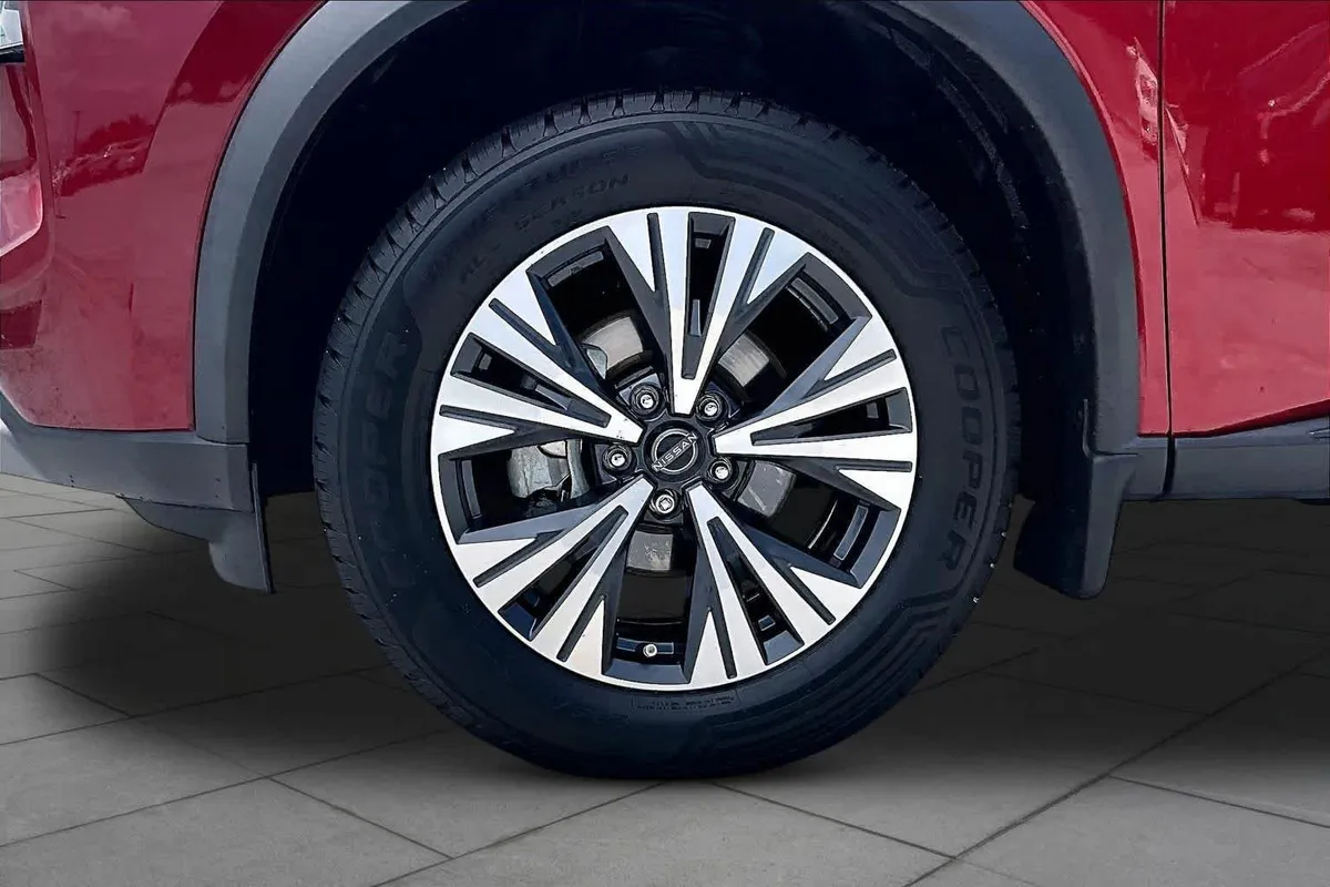 2023 Nissan Rogue SV thumbnail 11