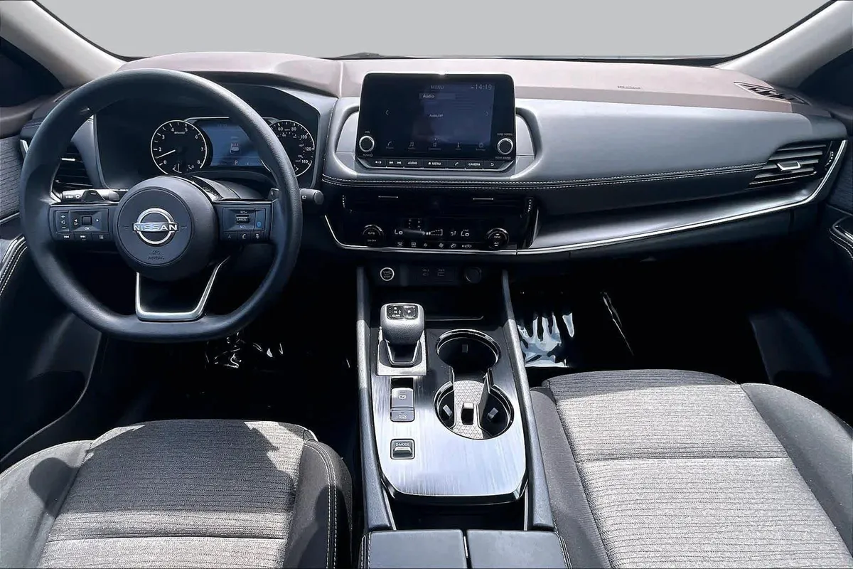 2023 Nissan Rogue SV thumbnail 16