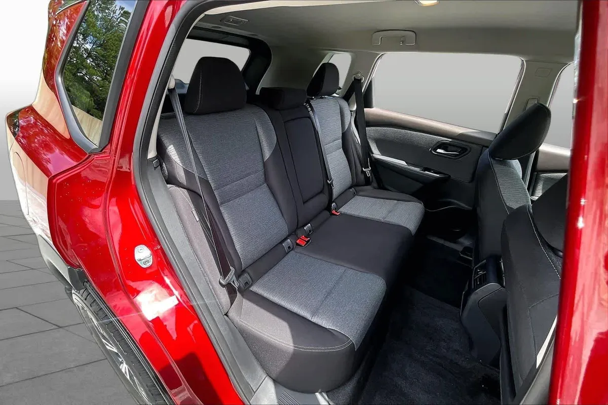 2023 Nissan Rogue SV thumbnail 20