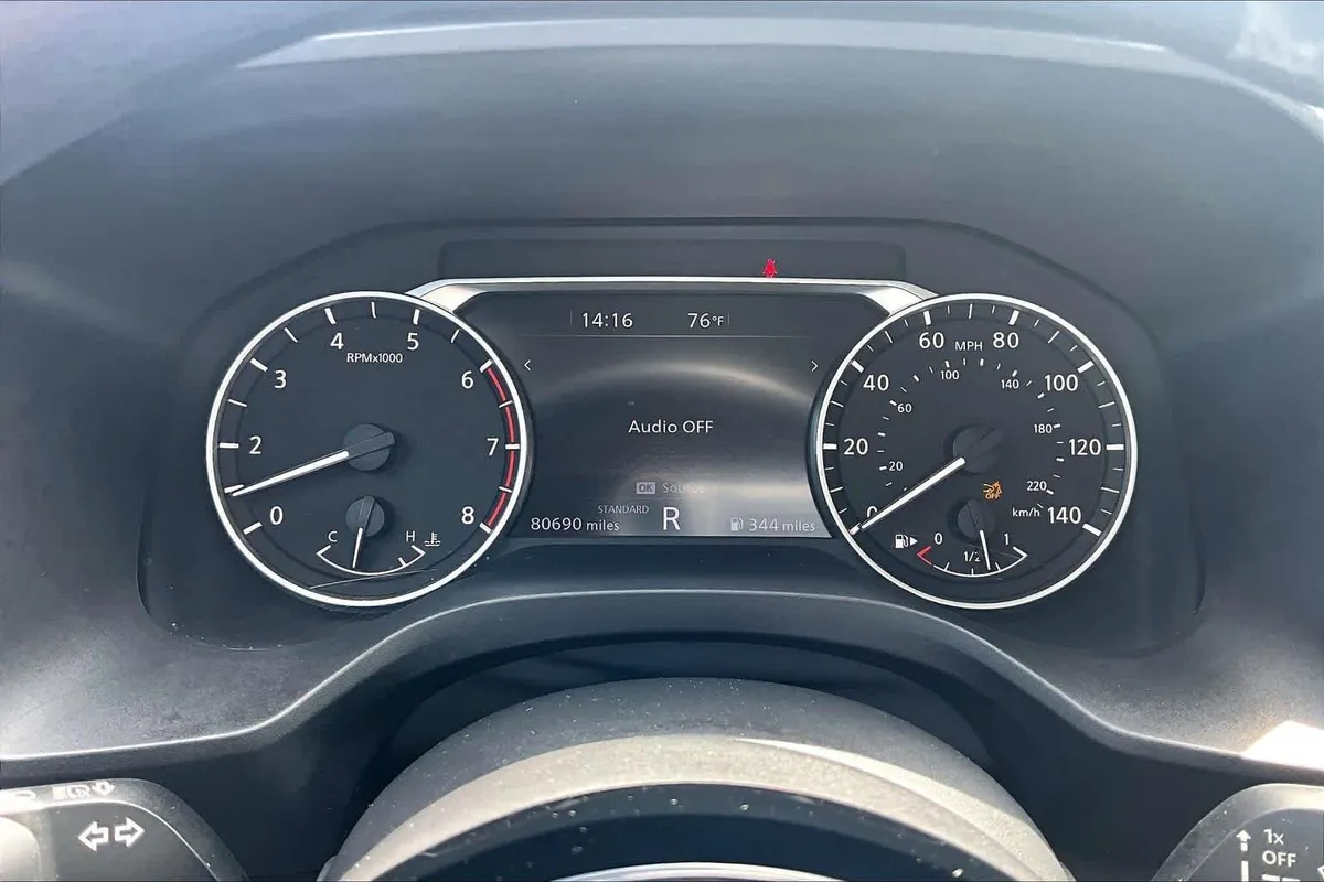 2023 Nissan Rogue SV thumbnail 26