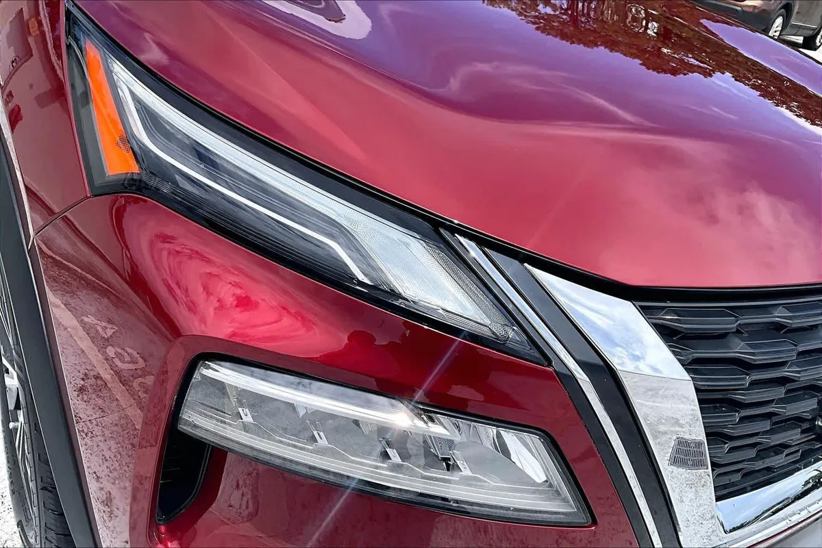 2023 Nissan Rogue SV thumbnail 28