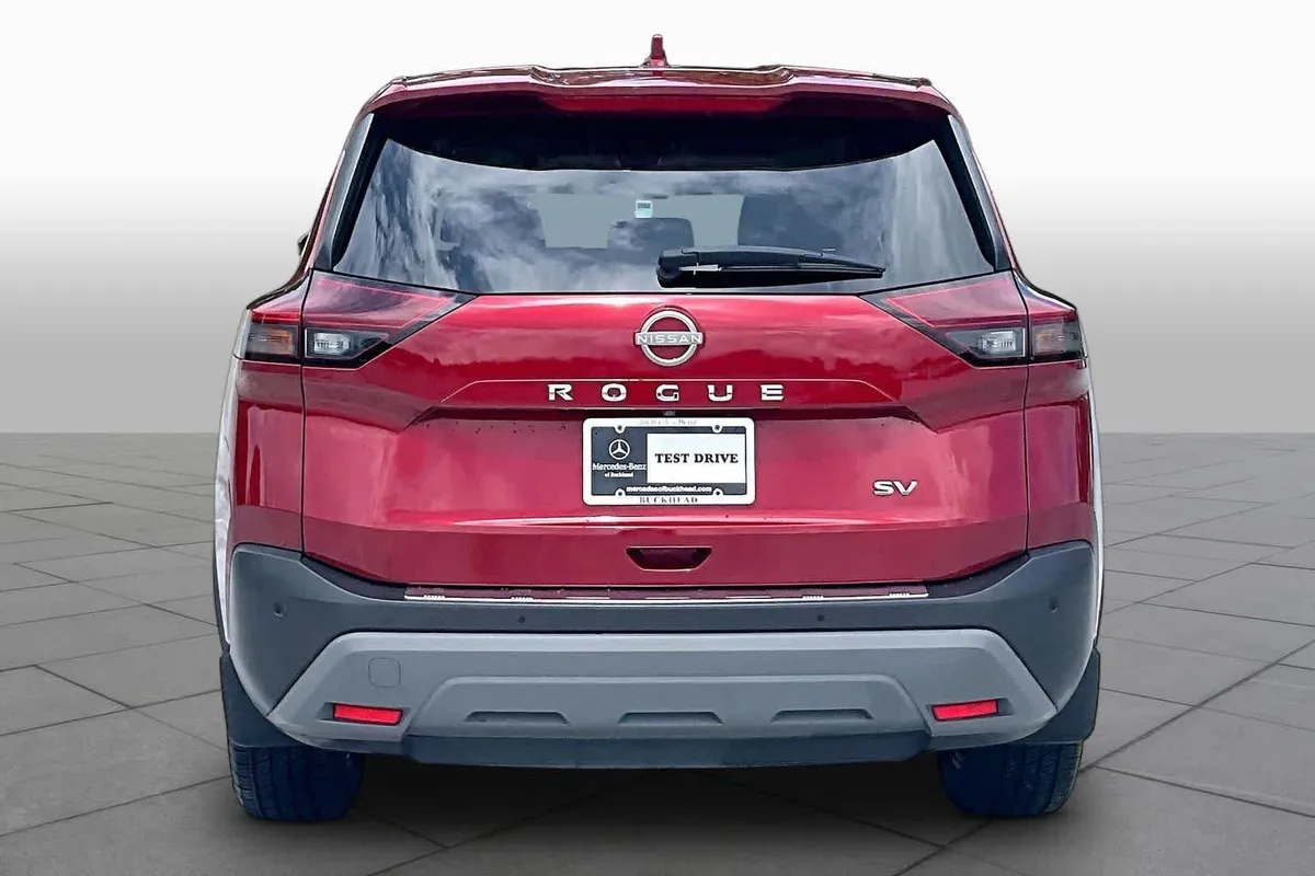 2023 Nissan Rogue SV thumbnail 5