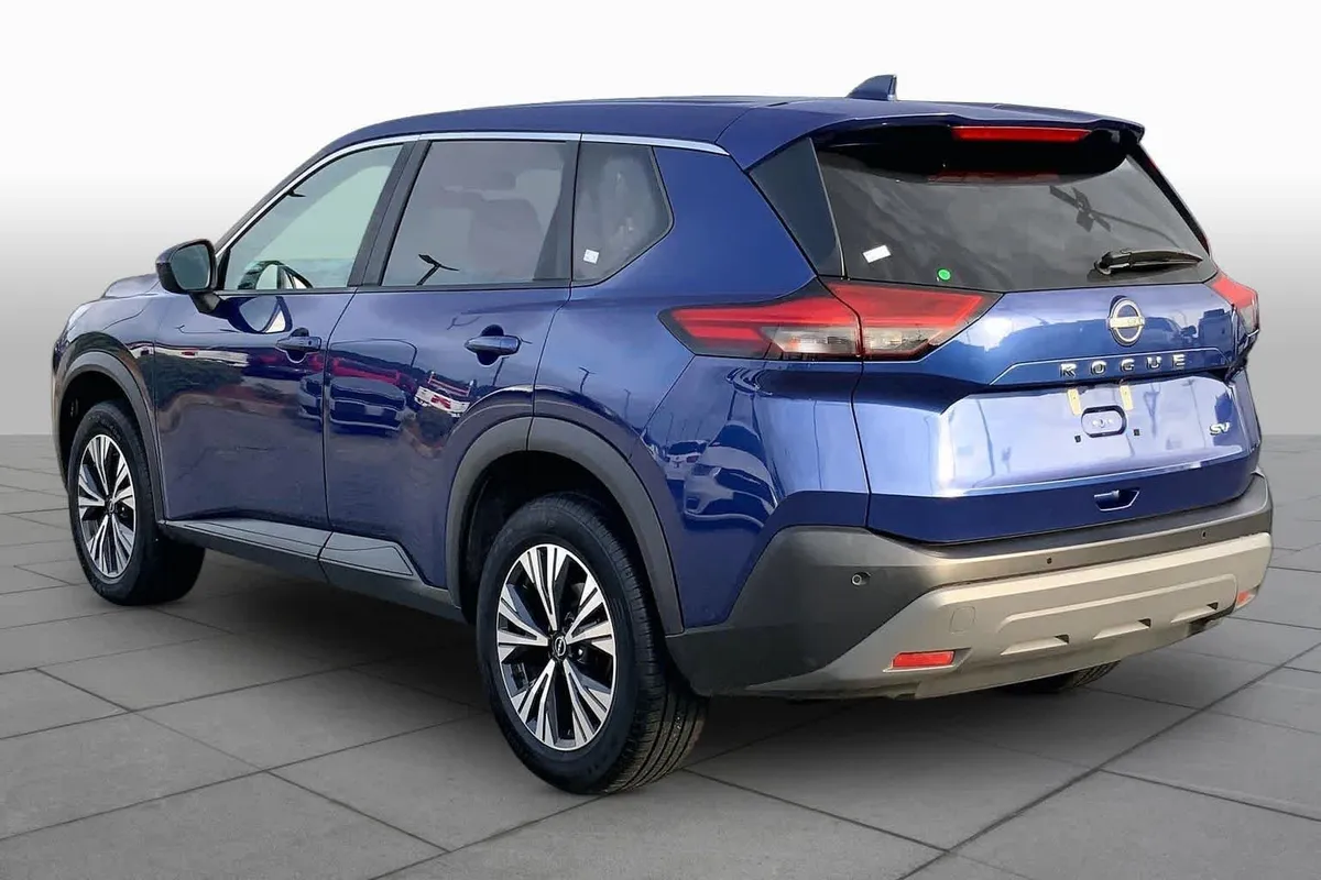 2023 Nissan Rogue SV thumbnail 11
