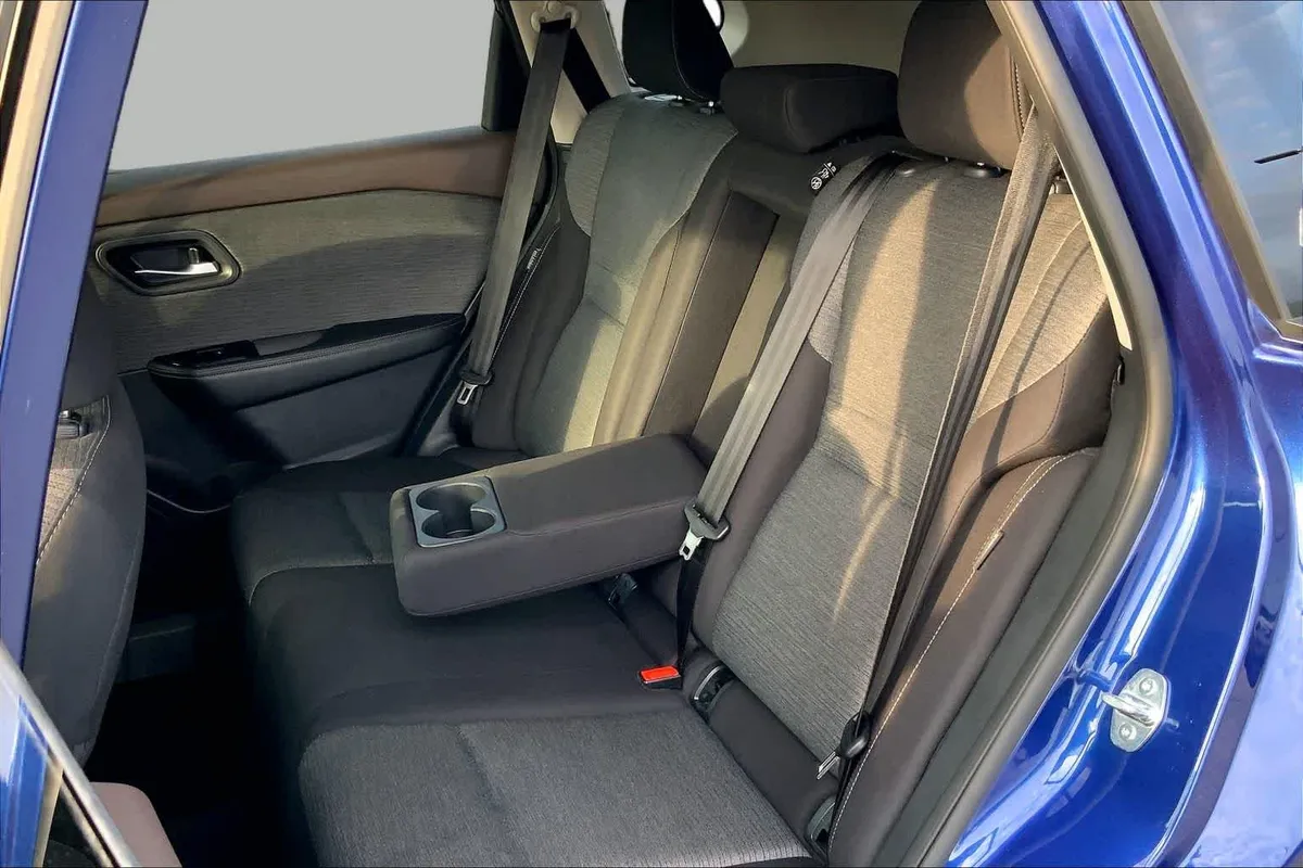 2023 Nissan Rogue SV thumbnail 19