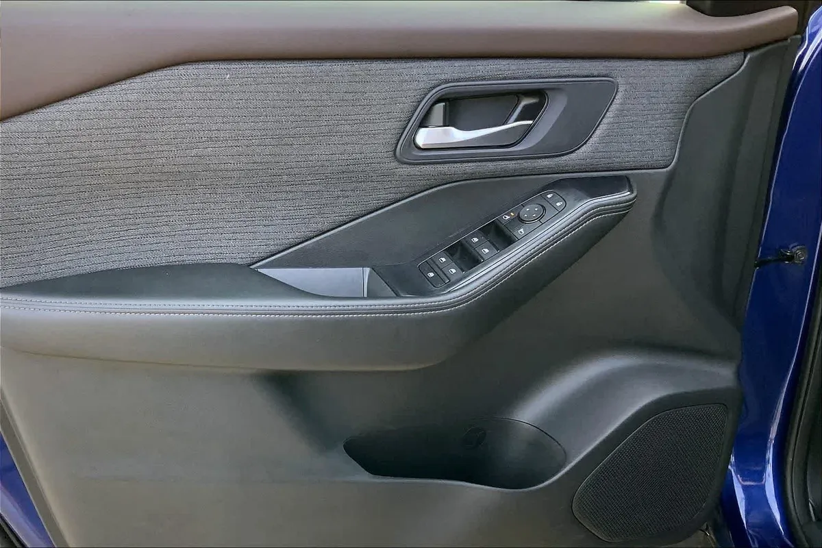 2023 Nissan Rogue SV thumbnail 20