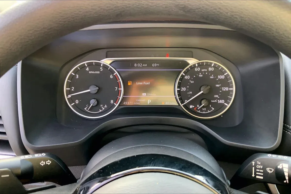 2023 Nissan Rogue SV thumbnail 24