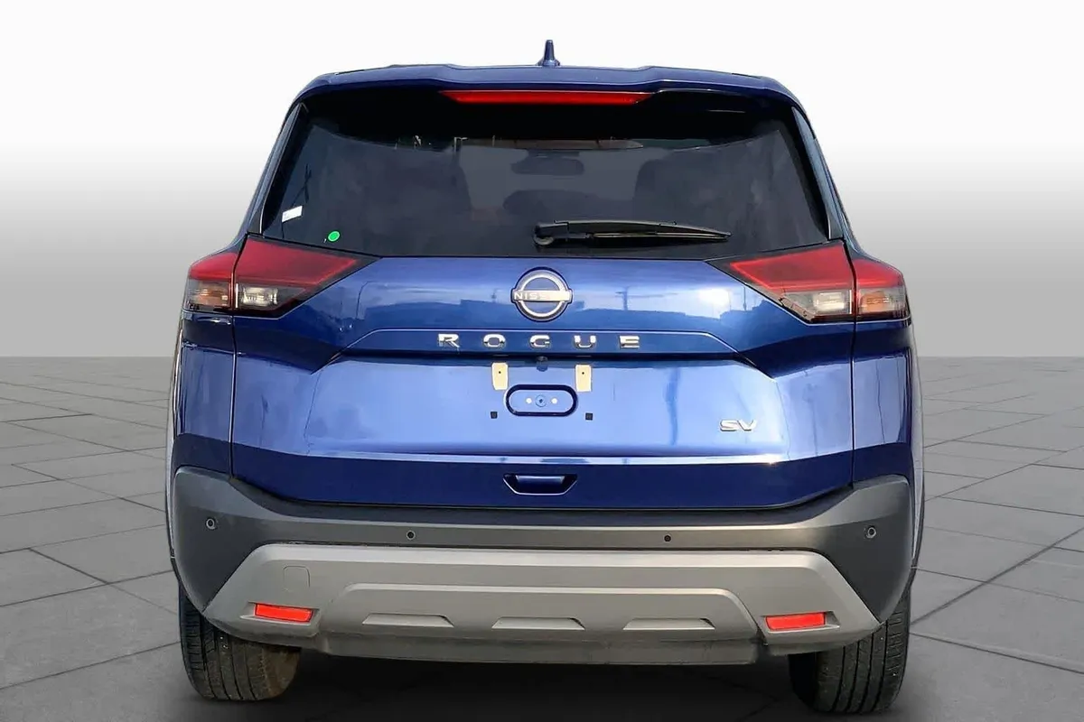 2023 Nissan Rogue SV thumbnail 5