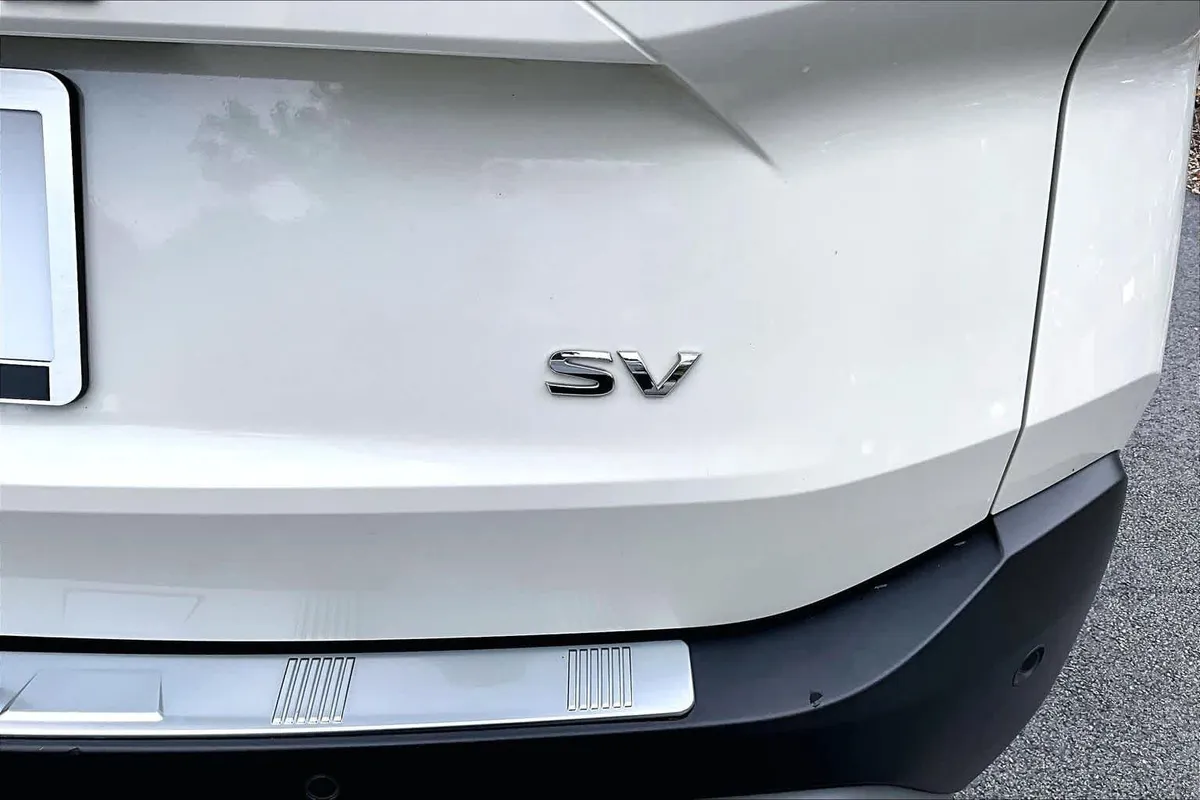 2023 Nissan Rogue SV thumbnail 10