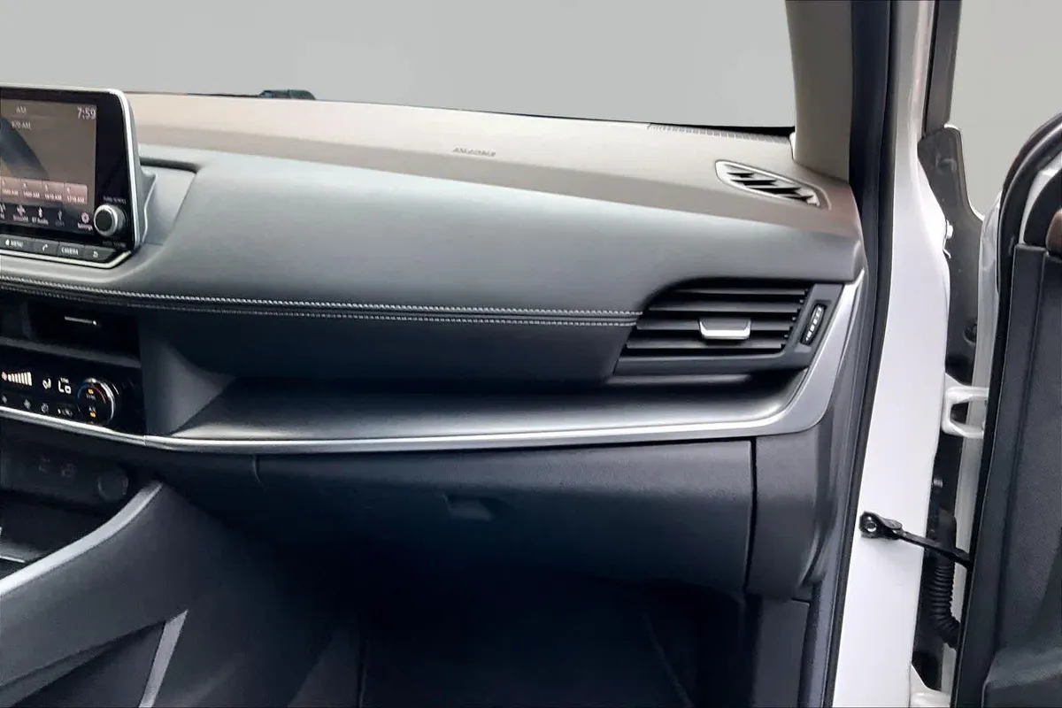 2023 Nissan Rogue SV thumbnail 19