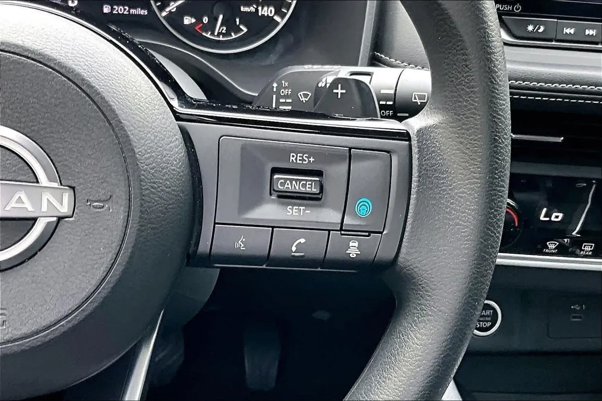 2023 Nissan Rogue SV thumbnail 25