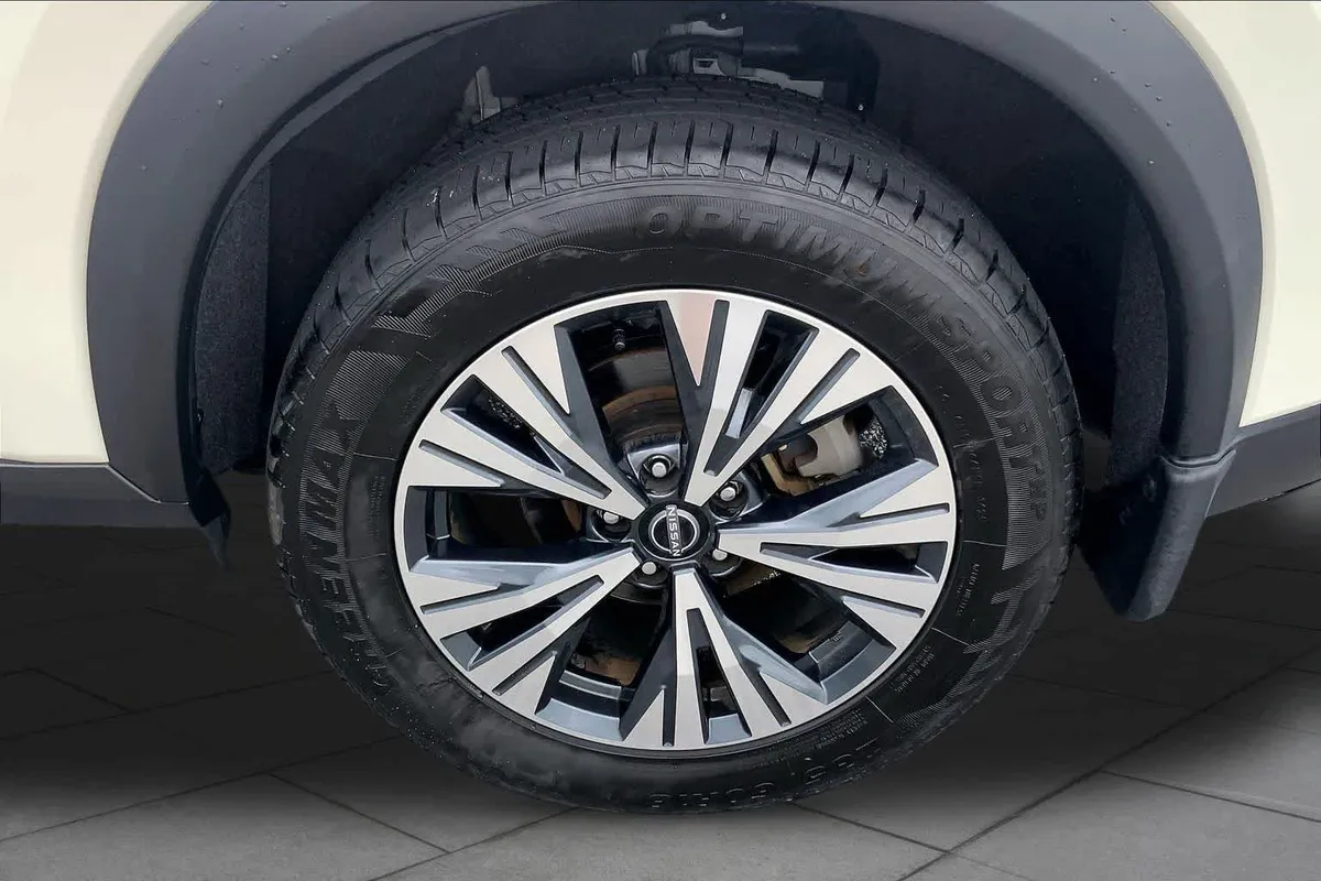 2023 Nissan Rogue SV thumbnail 10