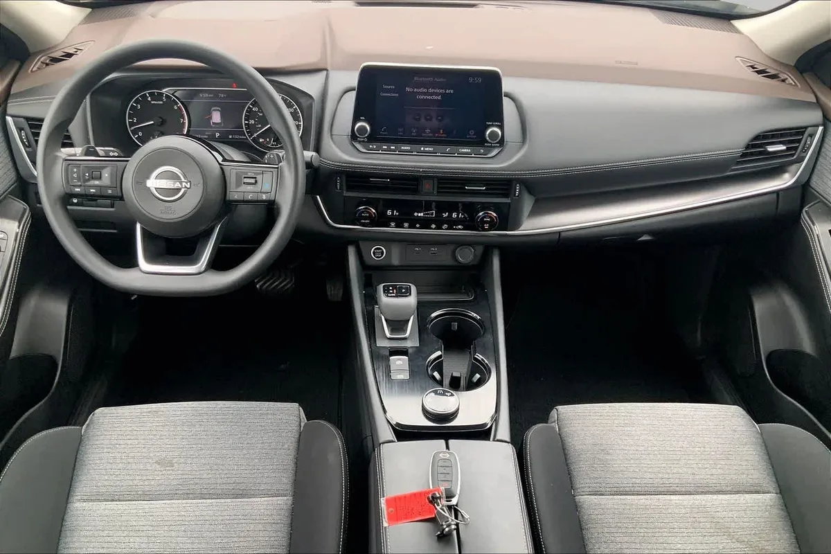 2023 Nissan Rogue SV thumbnail 14