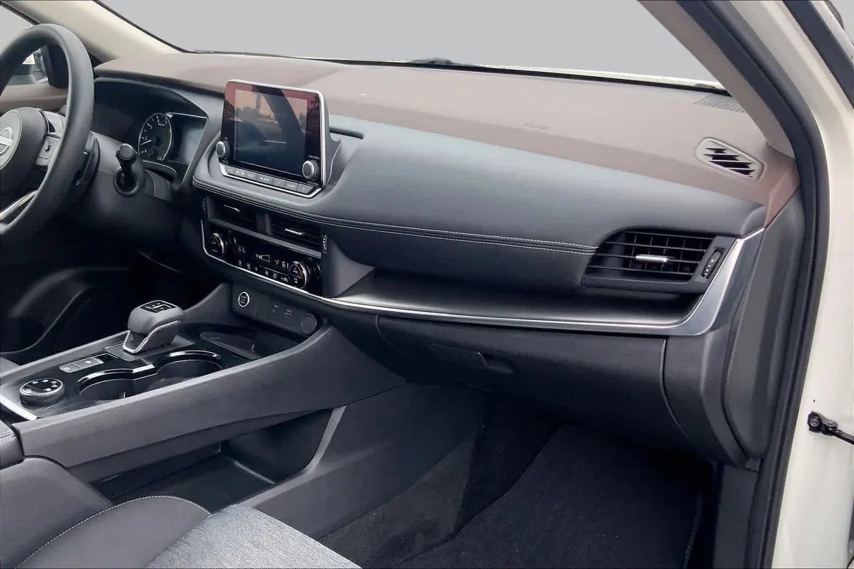 2023 Nissan Rogue SV thumbnail 17