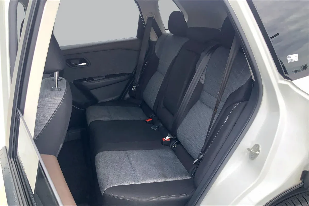 2023 Nissan Rogue SV thumbnail 19