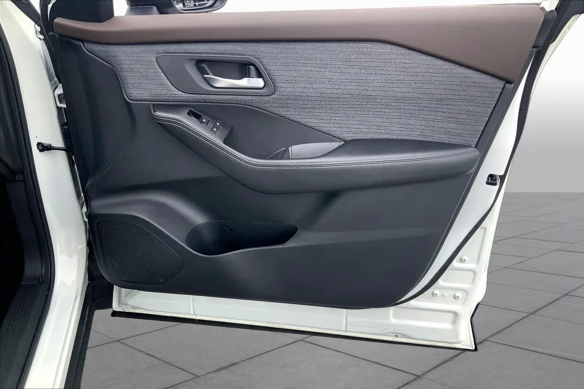 2023 Nissan Rogue SV thumbnail 21