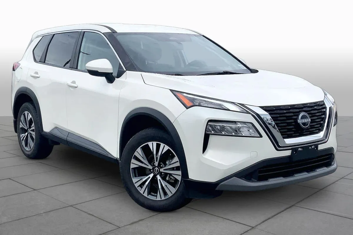 2023 Nissan Rogue SV thumbnail 3