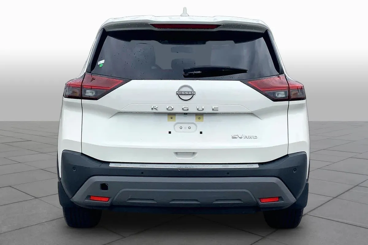 2023 Nissan Rogue SV thumbnail 5