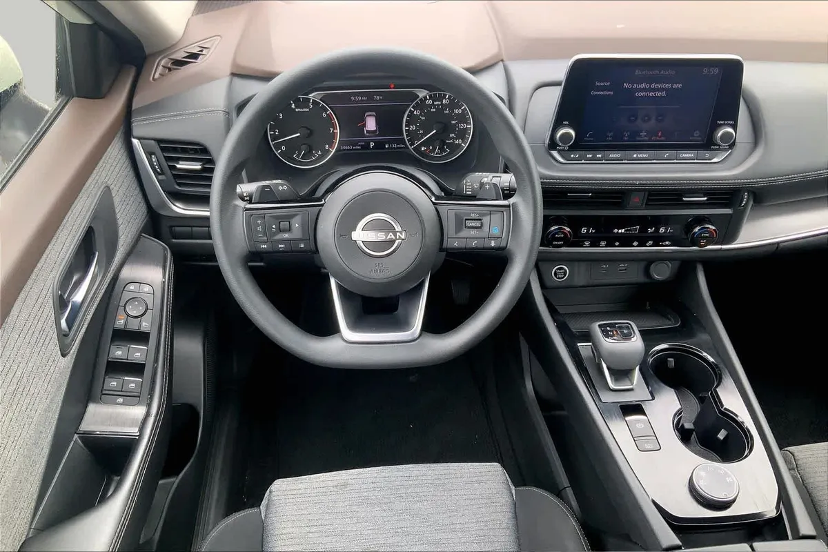 2023 Nissan Rogue SV thumbnail 6